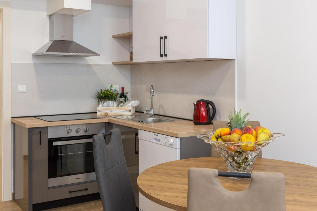 Direct Beach Apartments Jesenice  Kültér fotó