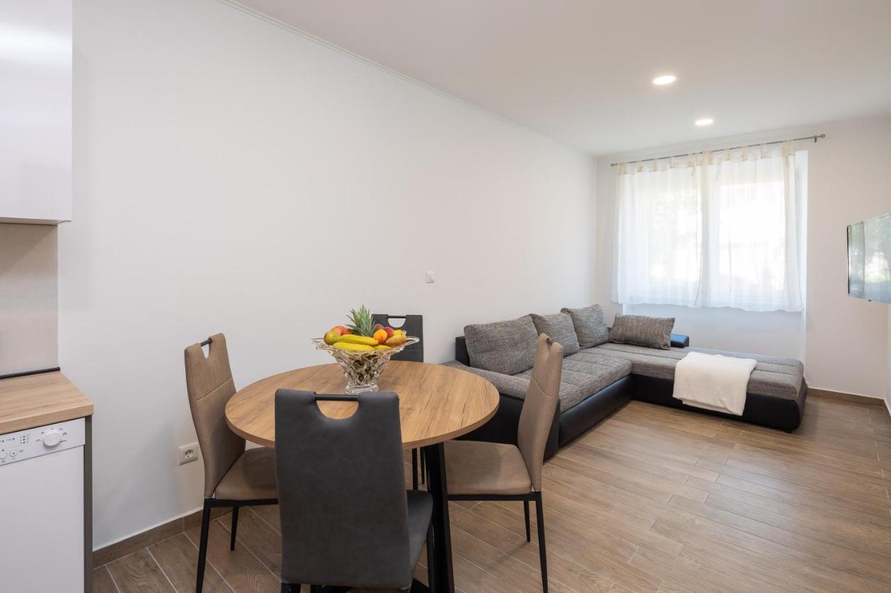 Direct Beach Apartments Jesenice  Kültér fotó