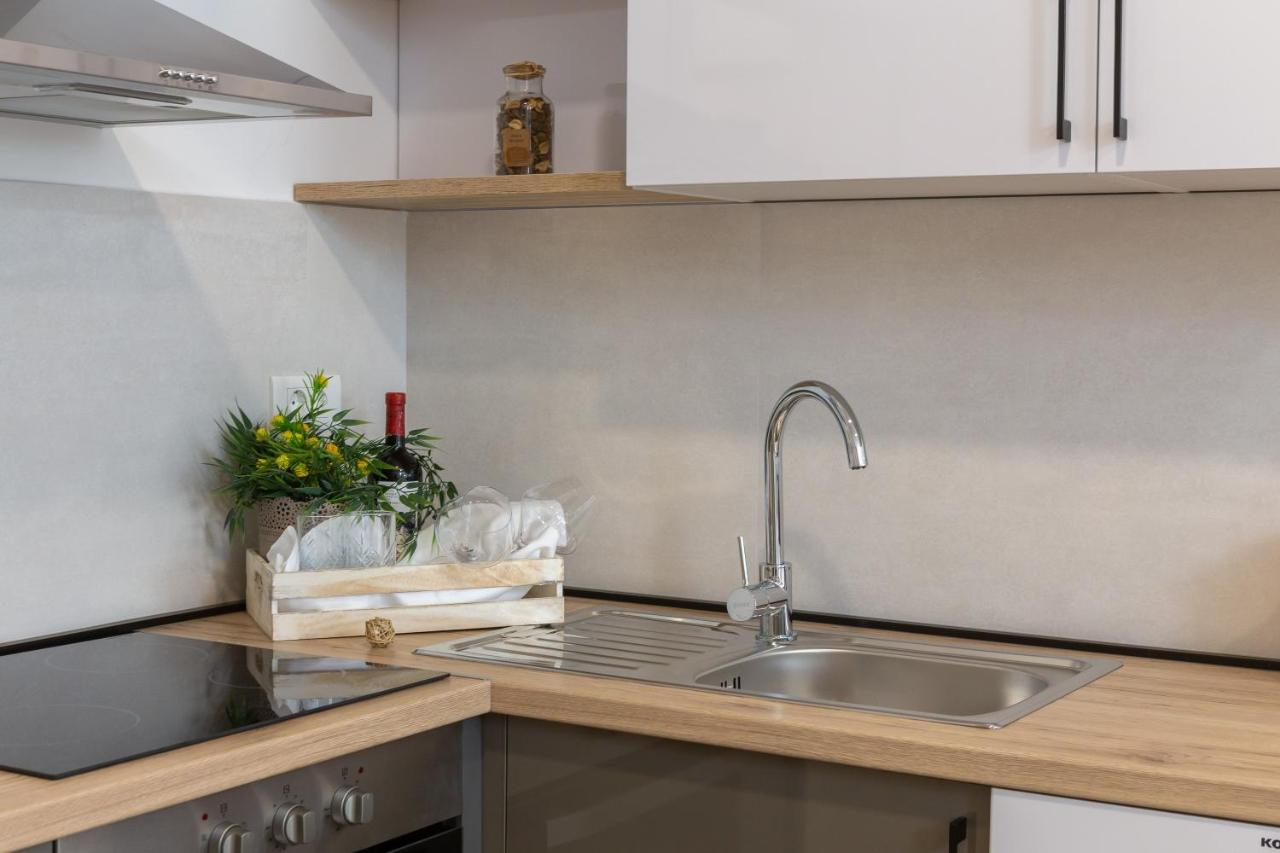 Direct Beach Apartments Jesenice  Kültér fotó