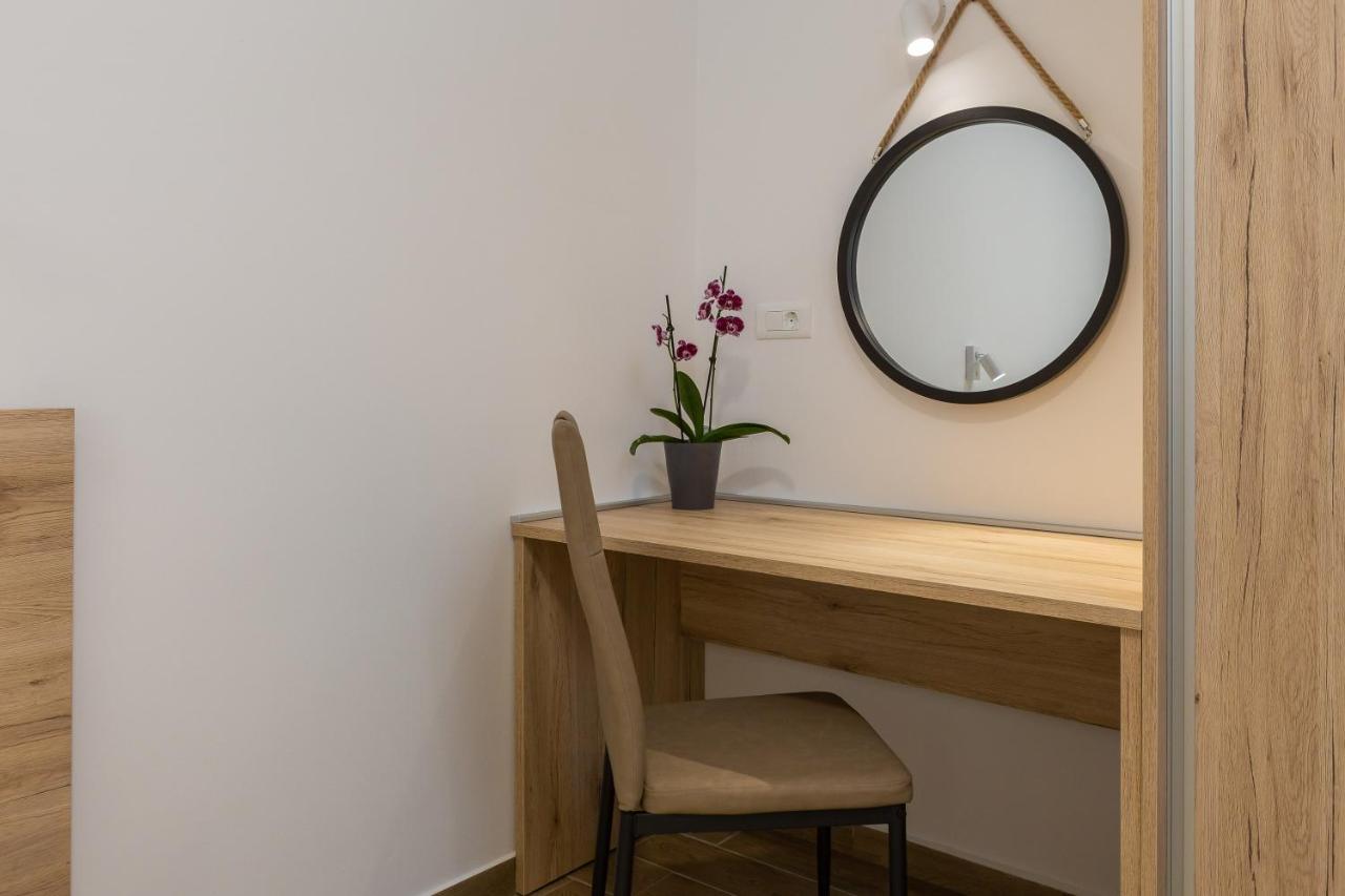 Direct Beach Apartments Jesenice  Kültér fotó